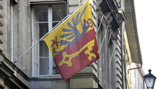 6 octobre, Genève a son Aube dorée