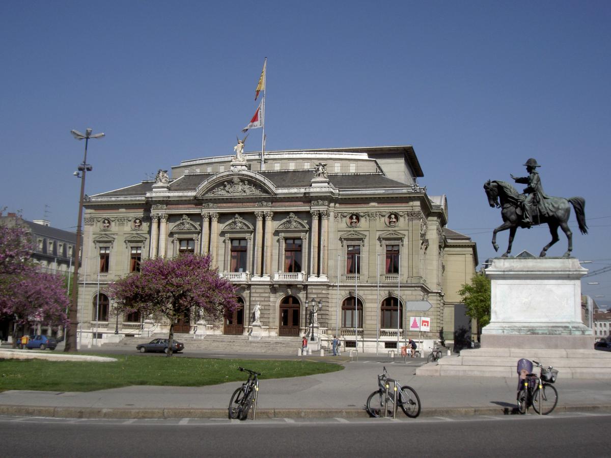 Qui est Barakou, l’artiste-médium ?