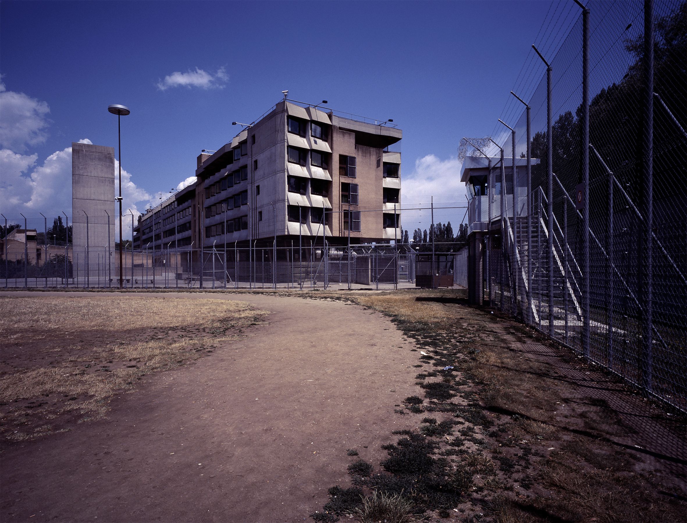 De la dignité des prisonniers: un plaidoyer anti-humaniste